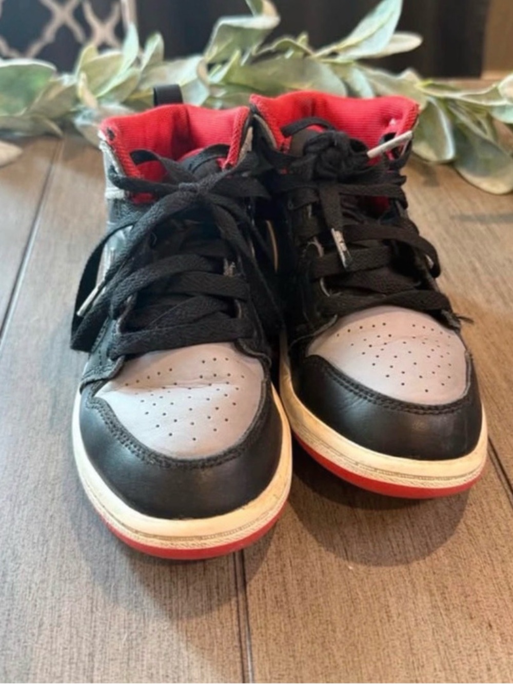 Nike Kids High-Top Sneakers in Black, Gray and Red
